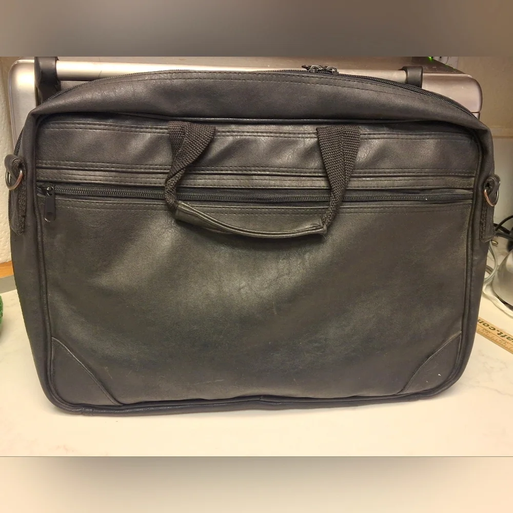 Men's Black Leather Laptop Briefcase - Classic Professional Bag